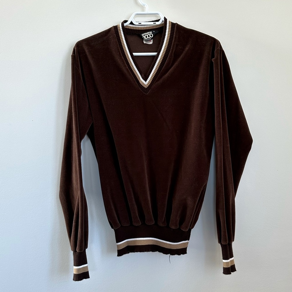 Vintage brown velour v-neck pullover/sweatshirt